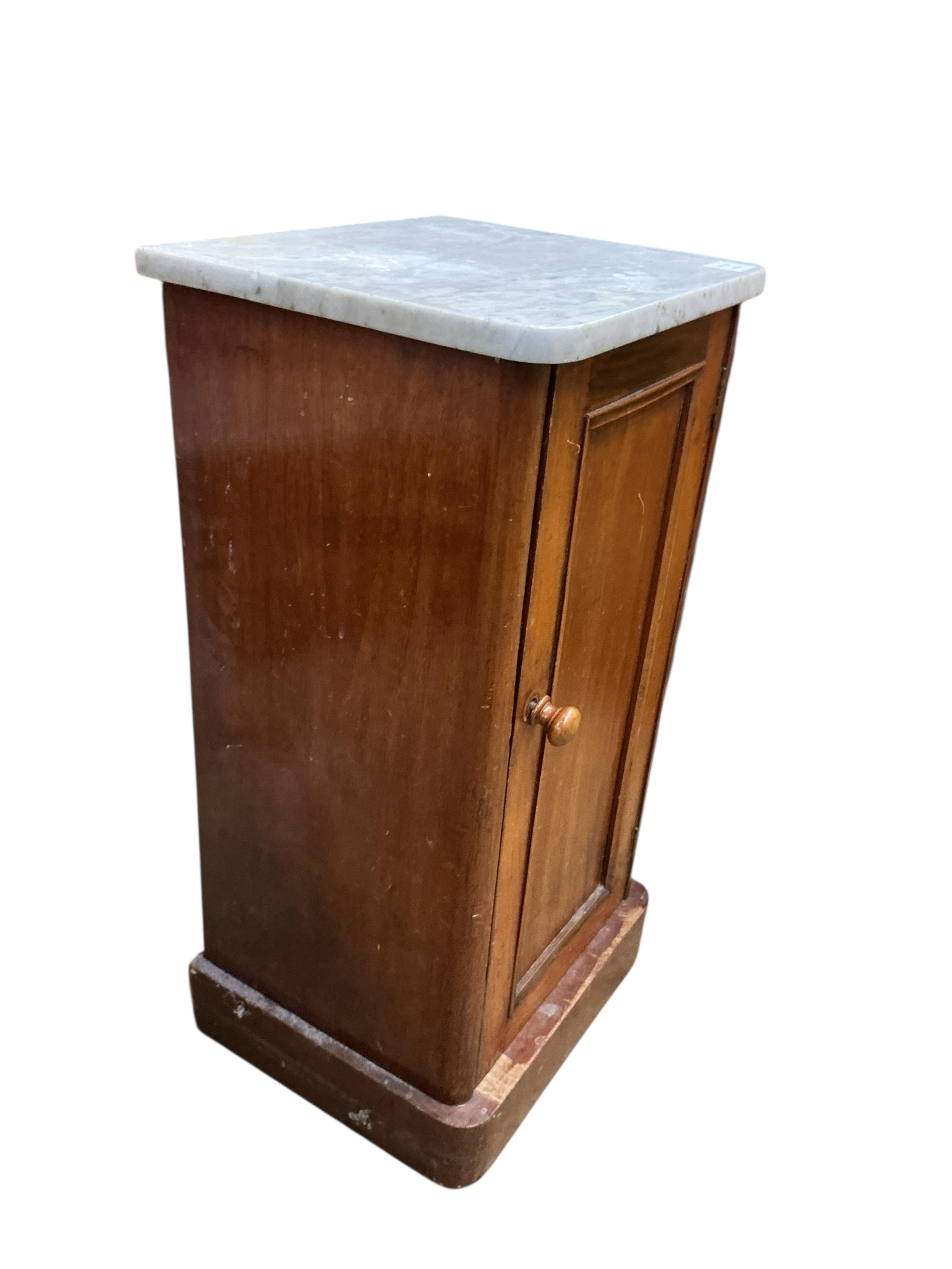 A Victorian mahogany marble top bedside cabinet, width 39cm, depth 34cm, height 76cm (marble top damaged)